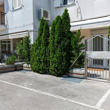 Stylish Apartment Mediterraneo Porec Exterior photo