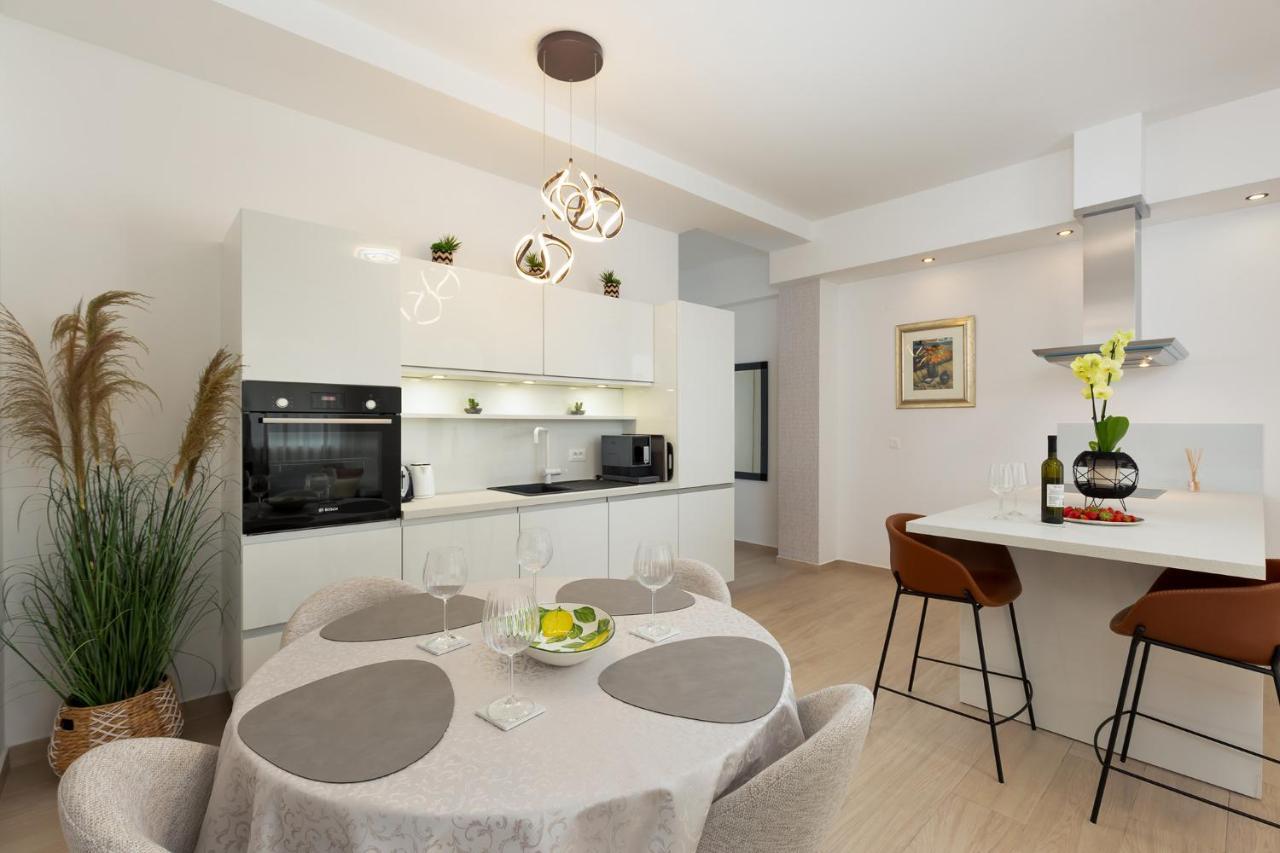 Stylish Apartment Mediterraneo Porec Exterior photo
