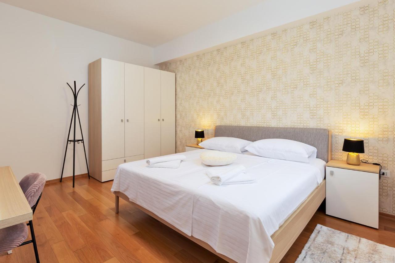 Stylish Apartment Mediterraneo Porec Exterior photo